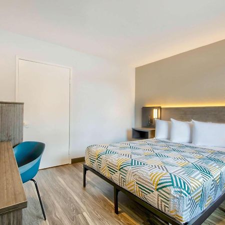 Motel 6-Marina, Ca - Monterey 외부 사진
