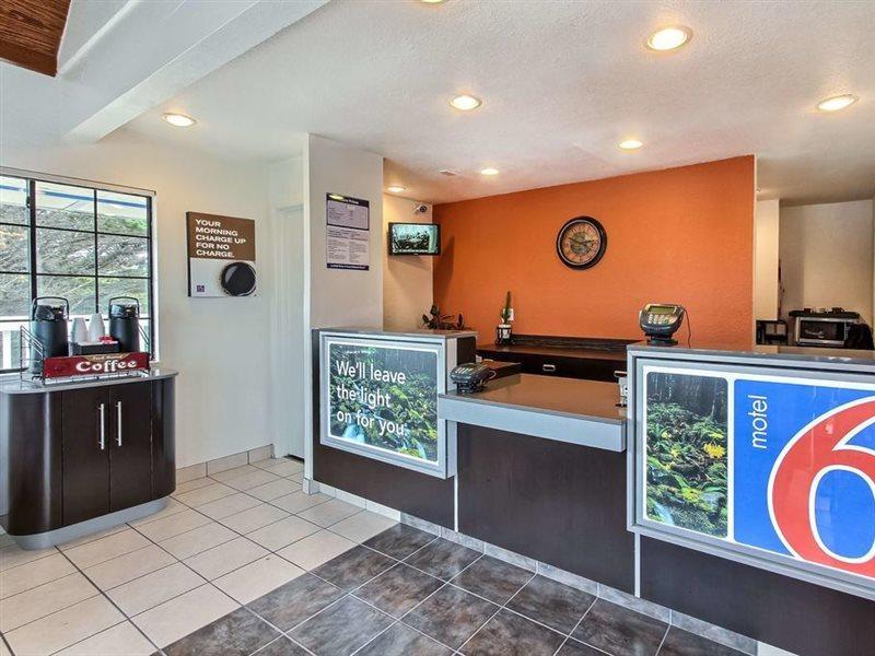 Motel 6-Marina, Ca - Monterey 외부 사진