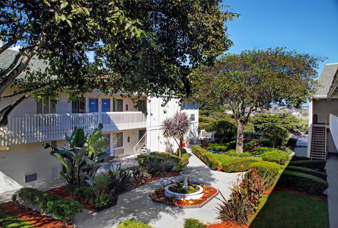 Motel 6-Marina, Ca - Monterey 외부 사진