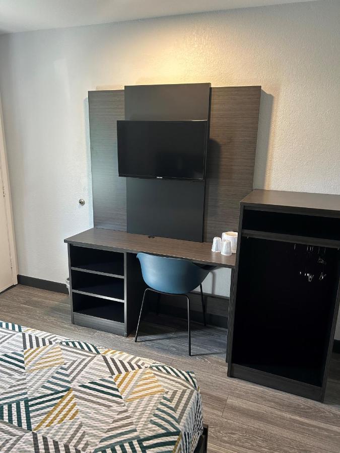 Motel 6-Marina, Ca - Monterey 외부 사진