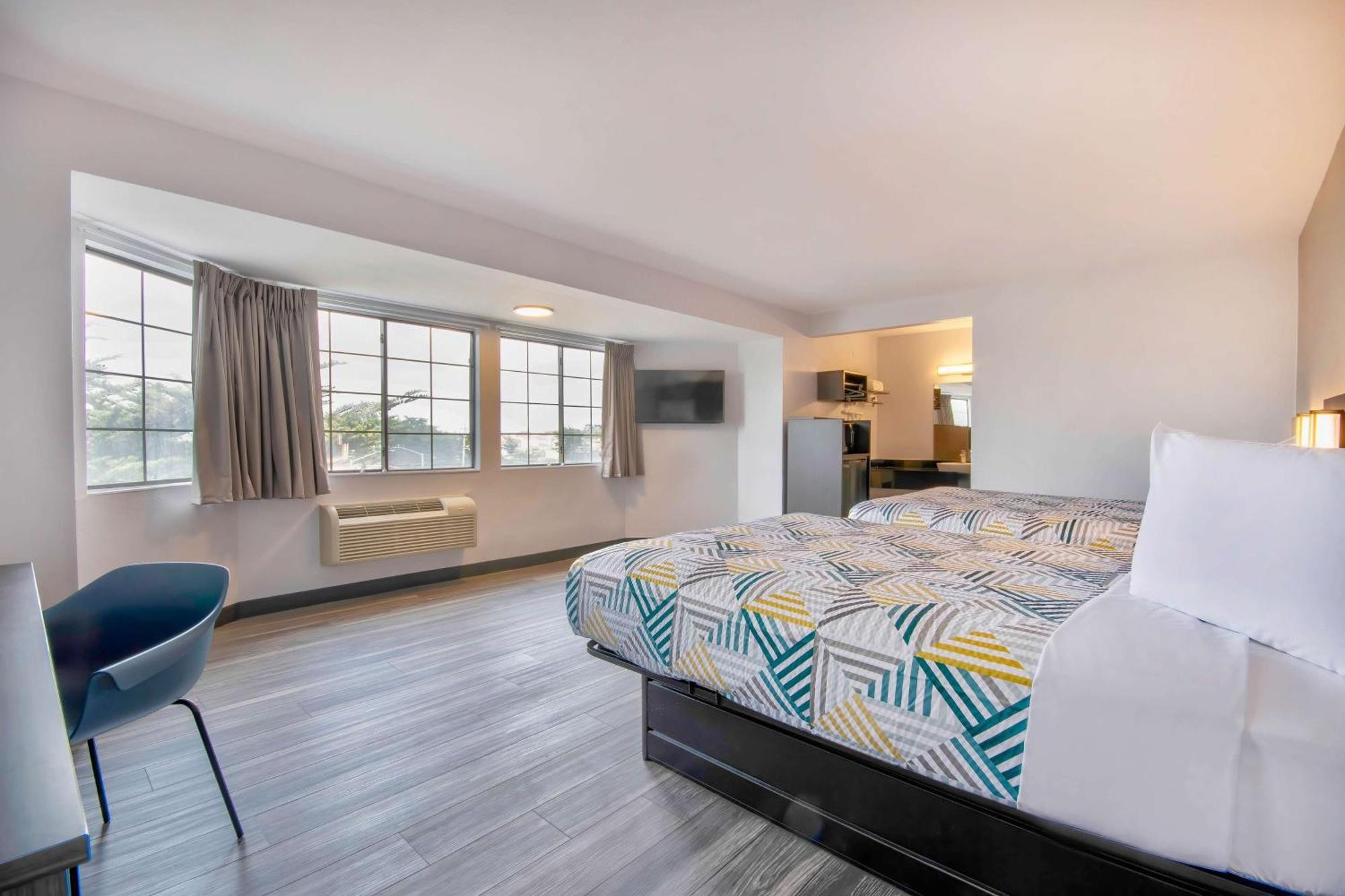 Motel 6-Marina, Ca - Monterey 외부 사진