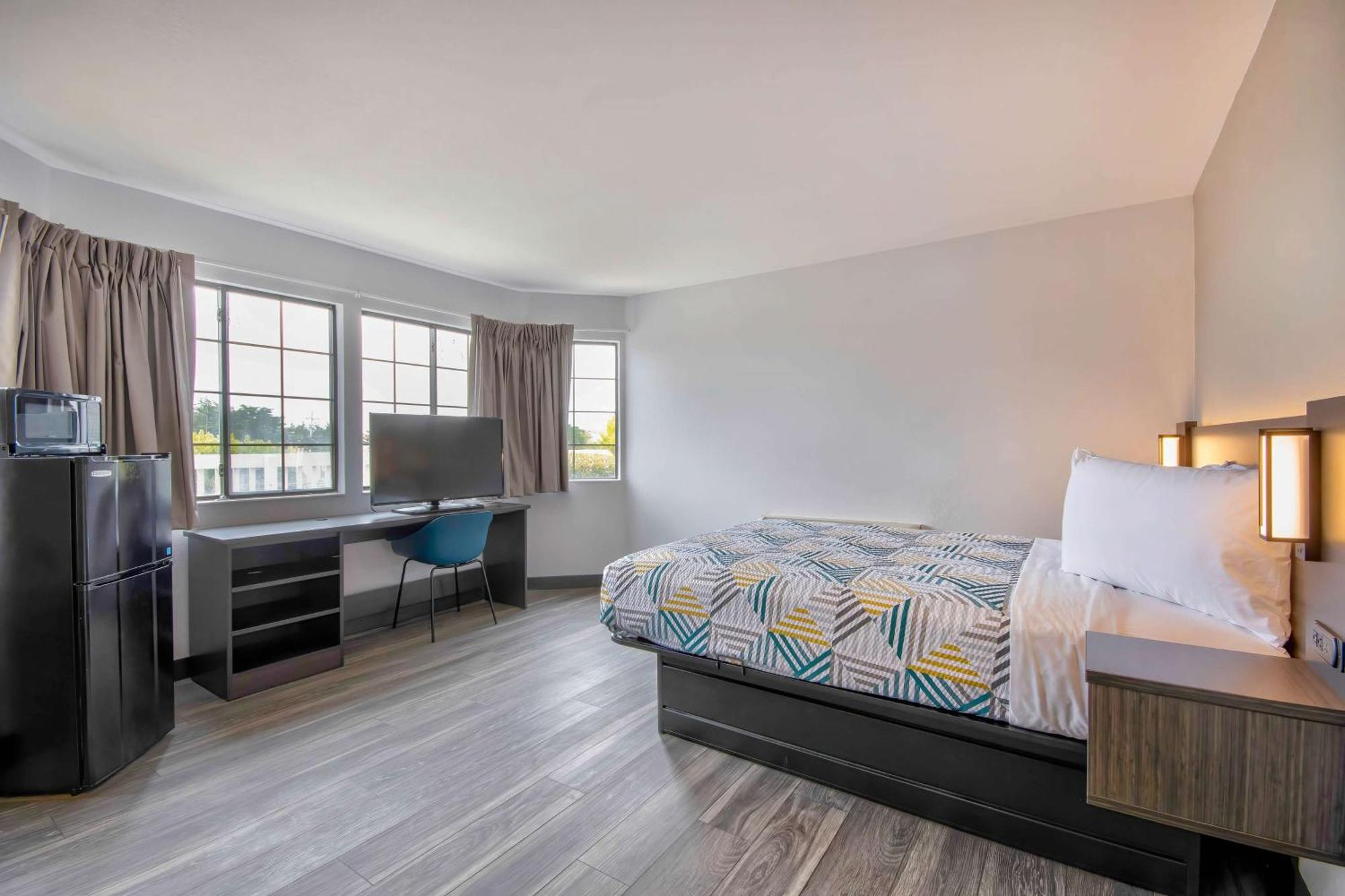 Motel 6-Marina, Ca - Monterey 외부 사진