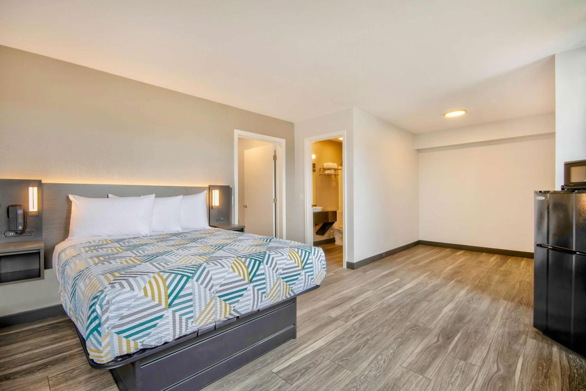 Motel 6-Marina, Ca - Monterey 외부 사진