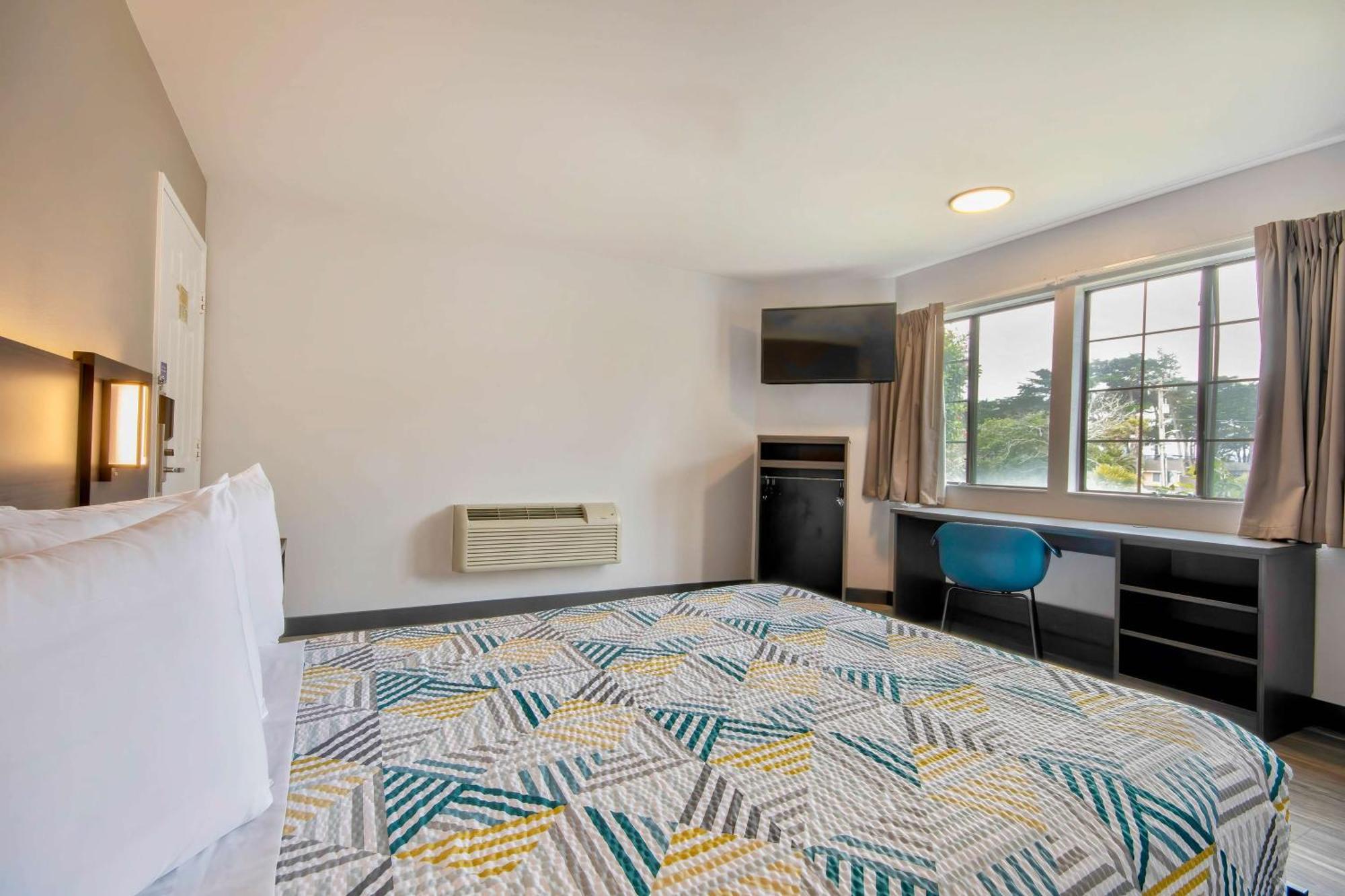 Motel 6-Marina, Ca - Monterey 외부 사진